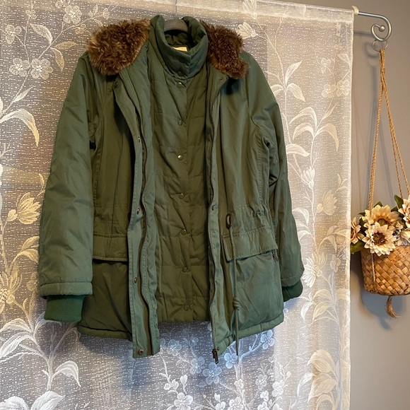 Soft green womens winter coat 💚 - Picture 3 of 7